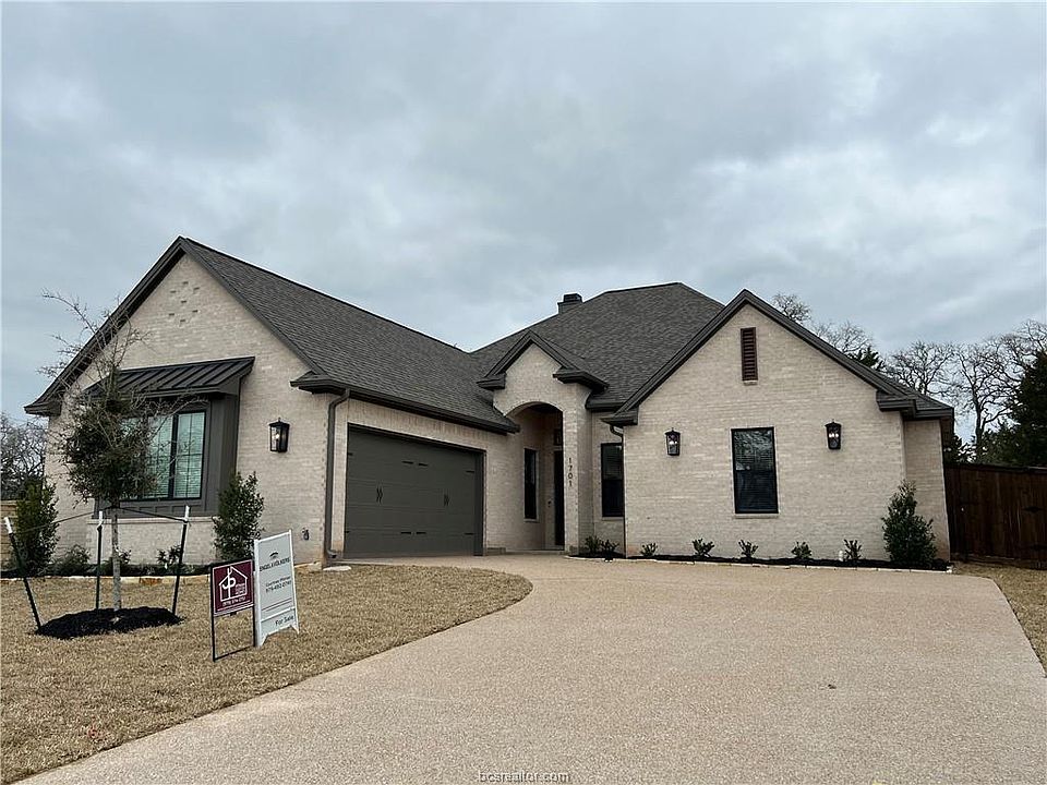 1st image of 1701 Valley Cir
