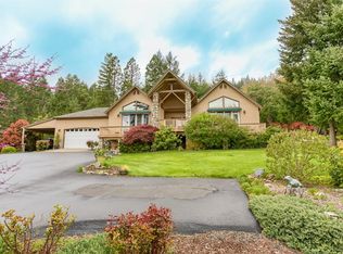 521 Seclusion Loop, Grants Pass, OR 97526