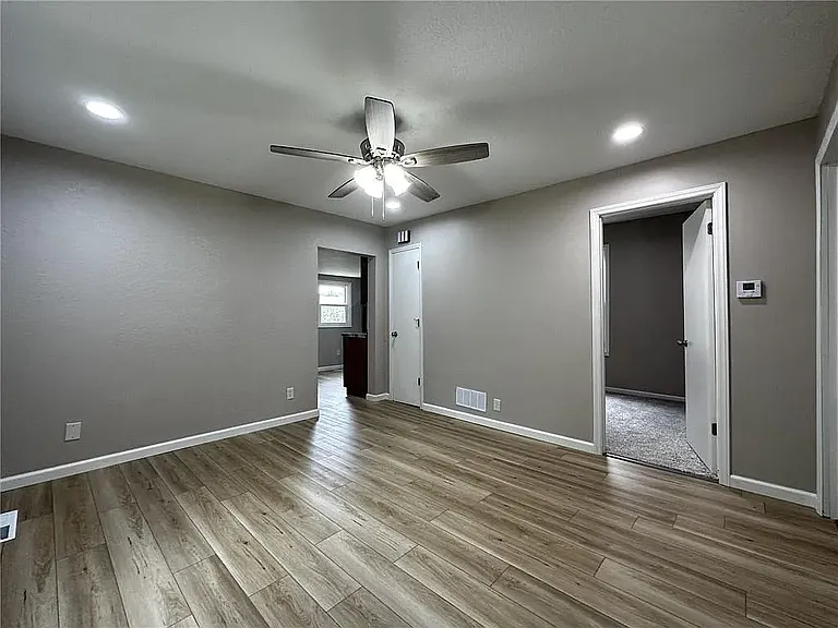 6401 Sherman St — Photo 8