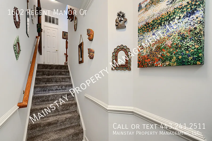 3 Bedroom Townhome W/ Garage & Deck! — Photo 2
