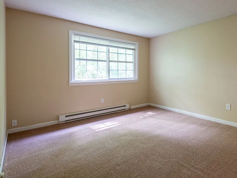Yarmouth Green Apartment Homes — Photo 7