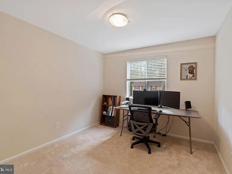 156 Eaton Dr — Photo 11
