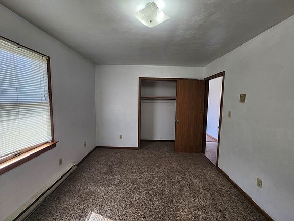 5th image of 300 S Sycamore St APT E