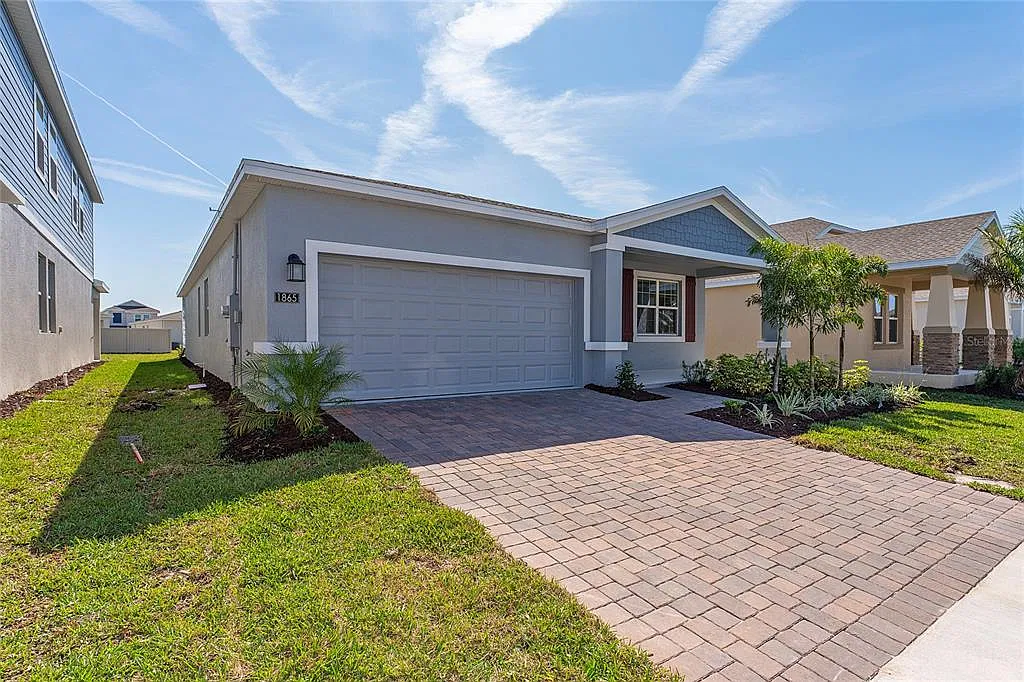 3 bed, 2.0 bath, 1550 sqft, $2,450 — Photo 2