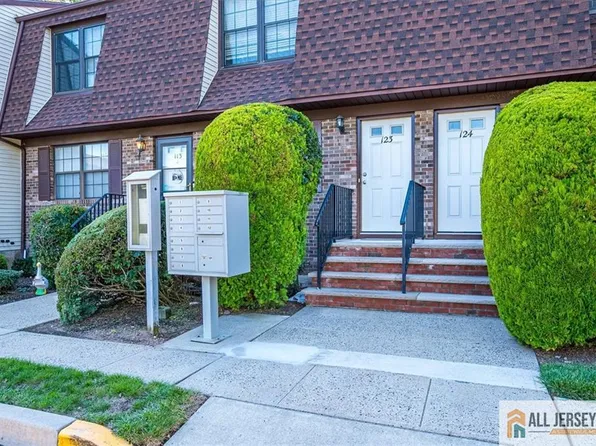 123 Dunham Ave, Edison, NJ 08817
