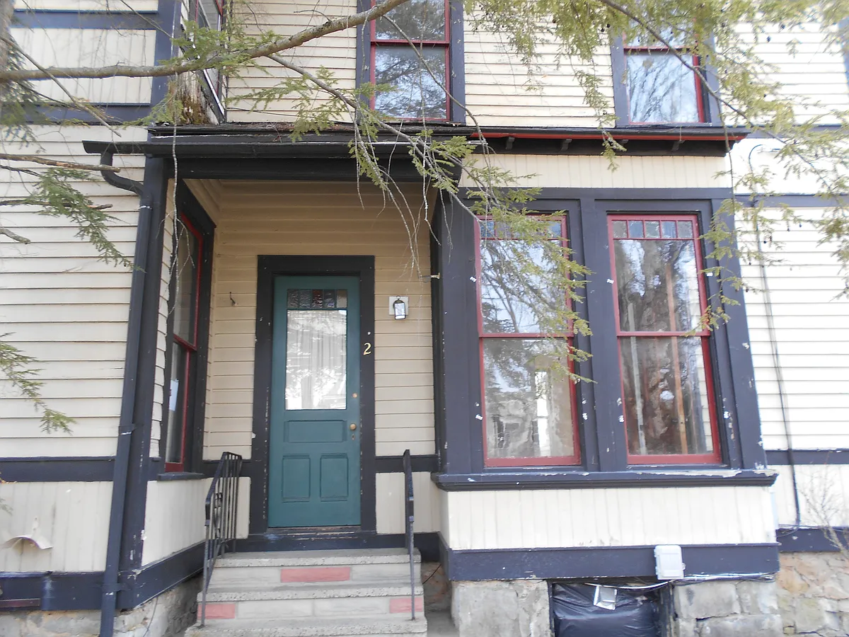 Building Photo - 8 5th Ave #2