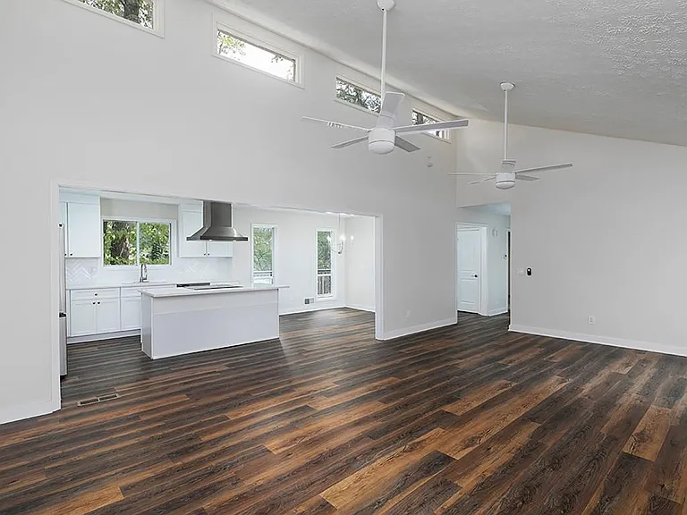 2506 Kingsley Dr NE — Photo 7