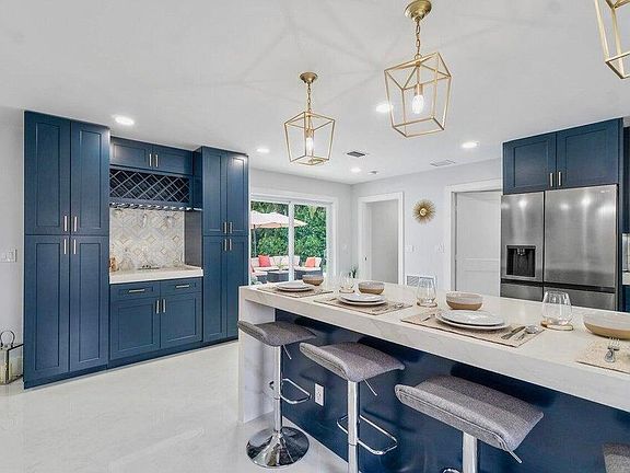 3rd image of 324 Bamboo Road