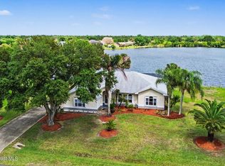 345 Lake View Ln, Grant Valkaria, FL 32909