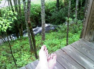 326 Rockdale Rd, Whittier, NC 28789