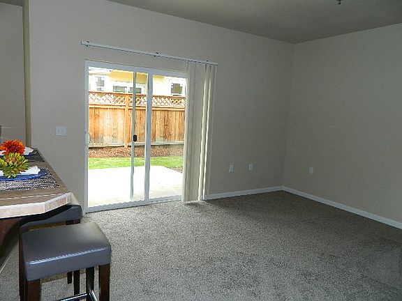 3rd image of 101 NE Brookwood Pkwy APT 103-105