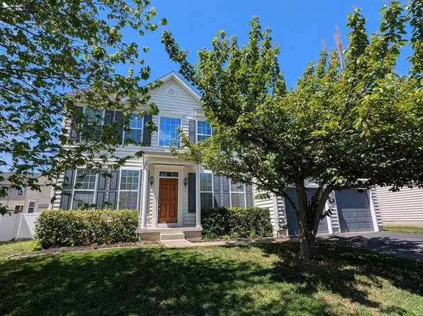 67 Augustine Ct, Kearneysville, WV 25430