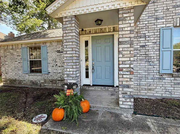 1201 Burkett Cir, Cameron, TX 76520