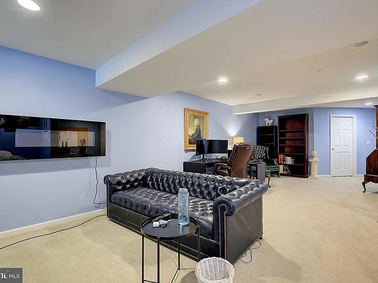 7898 Ivy Ter — Photo 15