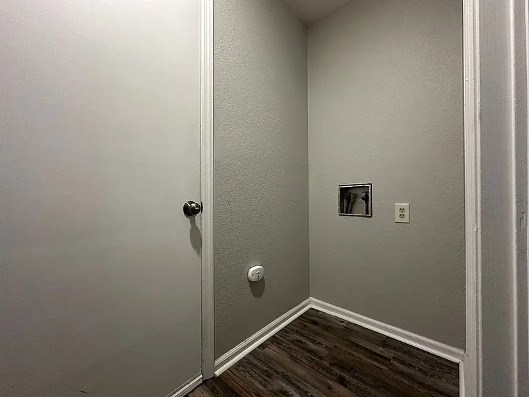 5809 Enid St — Photo 13