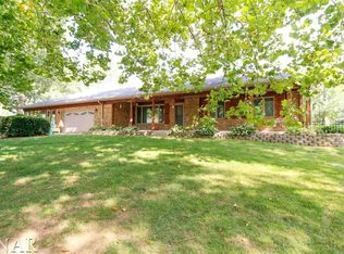 18823 Valley Ct, Bloomington, IL 61705