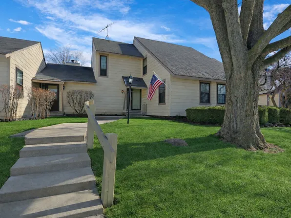 705 Colby Ct, Gurnee, IL 60031