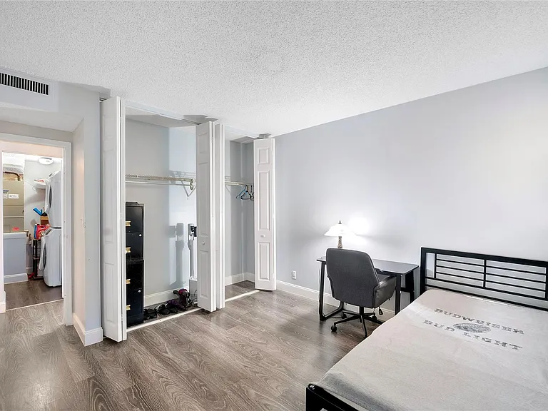 8437 Forest Hills Dr #203 — Photo 10