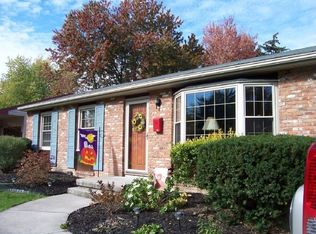 24 Packet Boat Dr, Fairport, NY 14450