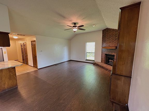 5th image of 112 N Grand Fork Dr