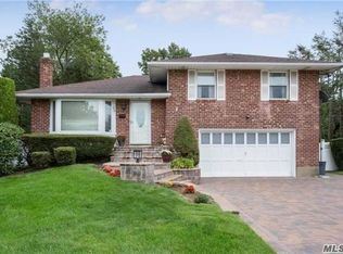 249 Jerome St, Syosset, NY 11791