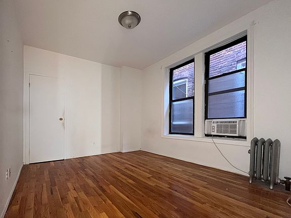3rd image of 350 Bedford Ave APT 15