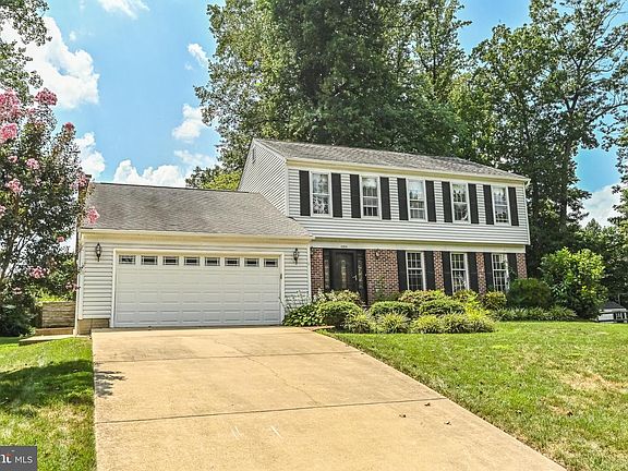 2nd image of 5554 Queen Victoria Ct