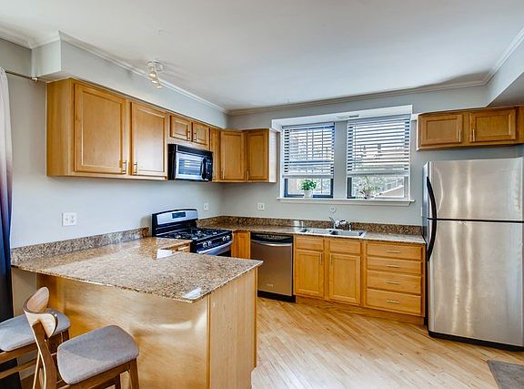 2nd image of 1627 W Columbia Ave APT 1E
