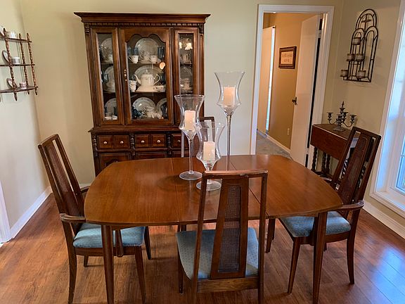 Formal Dining