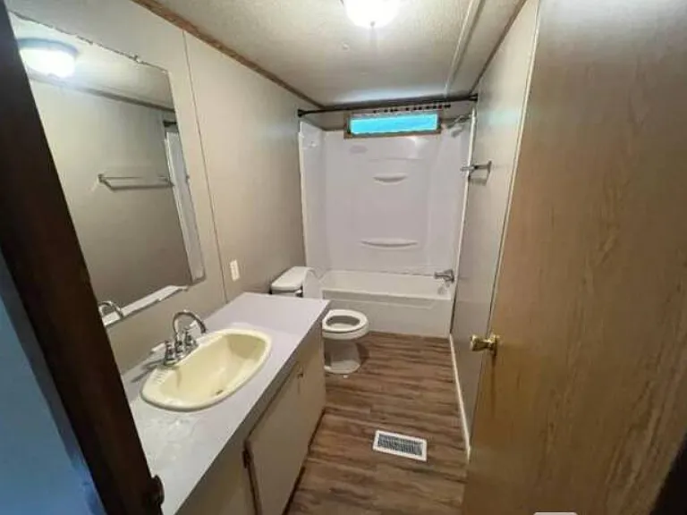 208 Double Oaks Ct — Photo 5