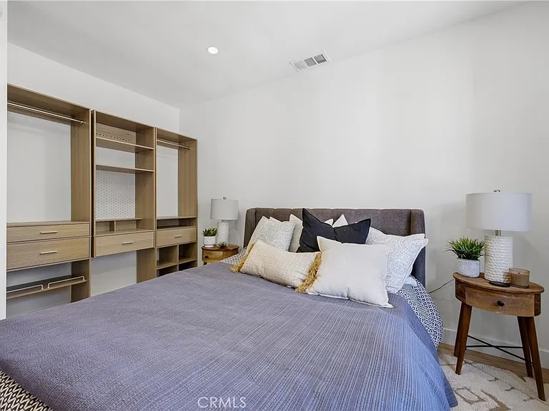 6845 Aura Ave — Photo 26