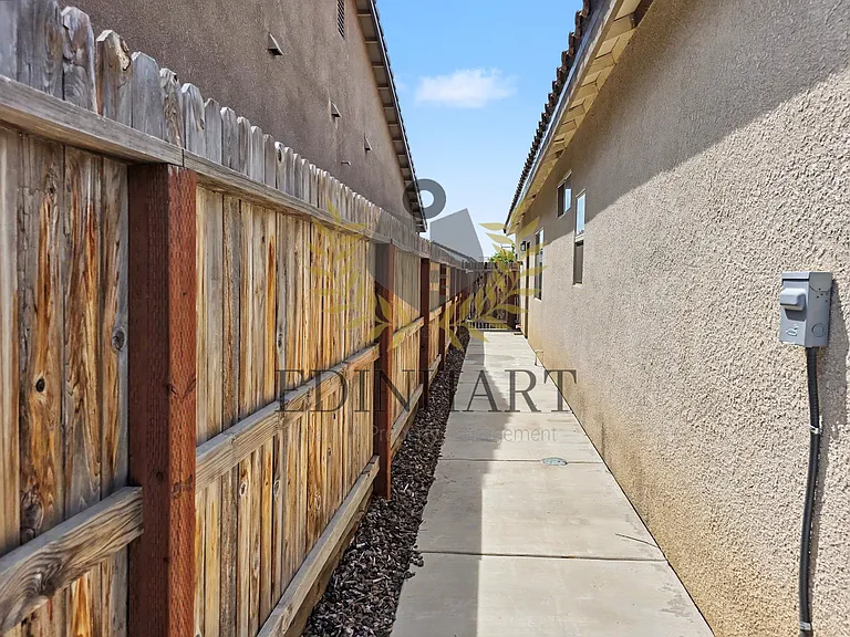 1138 S Simon St — Photo 33