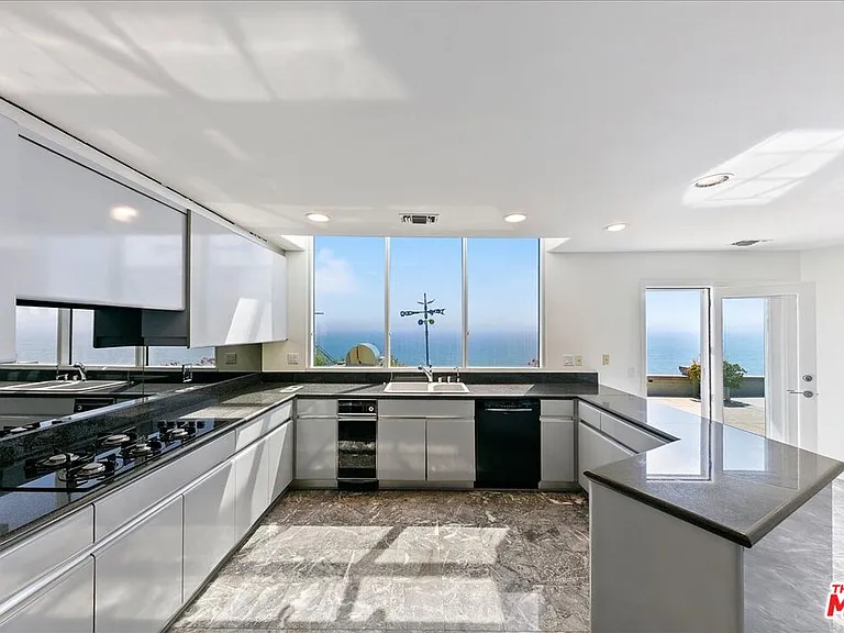 18244 Coastline Dr — Photo 18