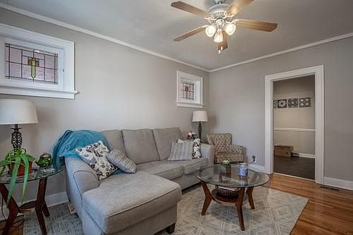 3rd image of 6320 Oakland Ave #1