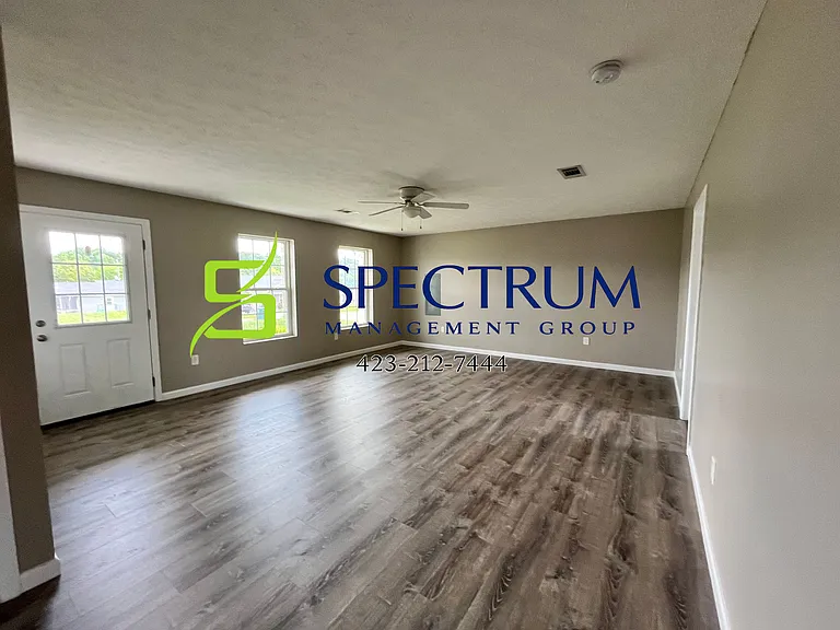 2054 Jonathon Dr — Photo 2