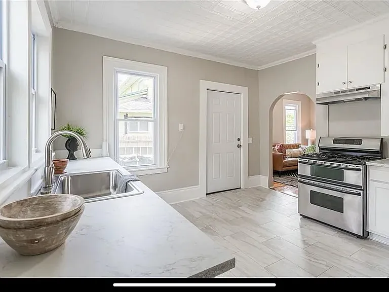 31 Woodlawn St — Photo 12