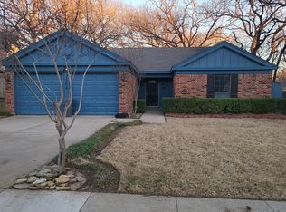2304 Harrington Ct, Euless, TX 76039