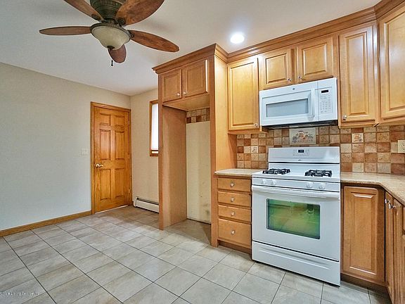 5th image of 55 Lyndale Ave