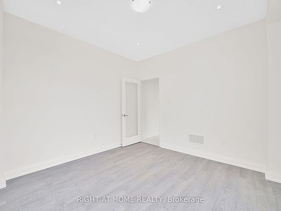 5th image of 46 Bearberry Rd