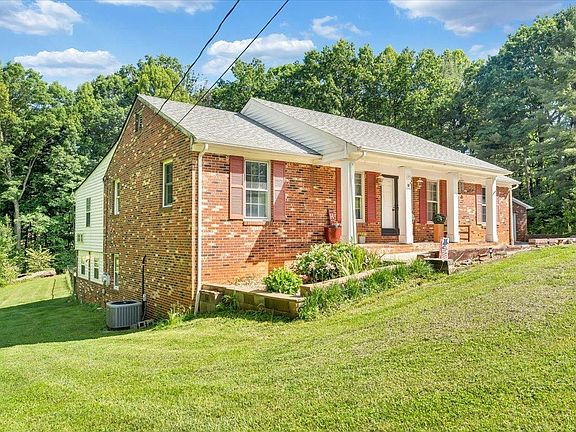 3rd image of 193 Hillsman Ln