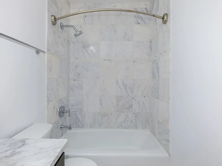 1022 Independence Ave SE — Photo 14