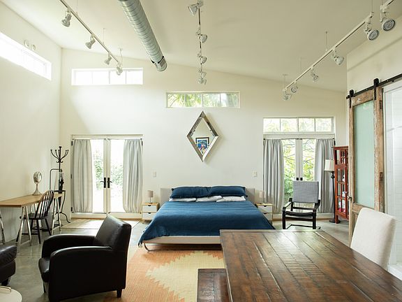4th image of 227 Carden Ave #B
