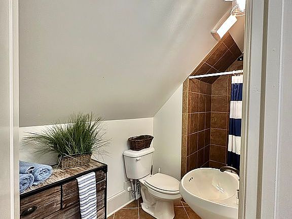 4th image of 3509 Rockwood Ct