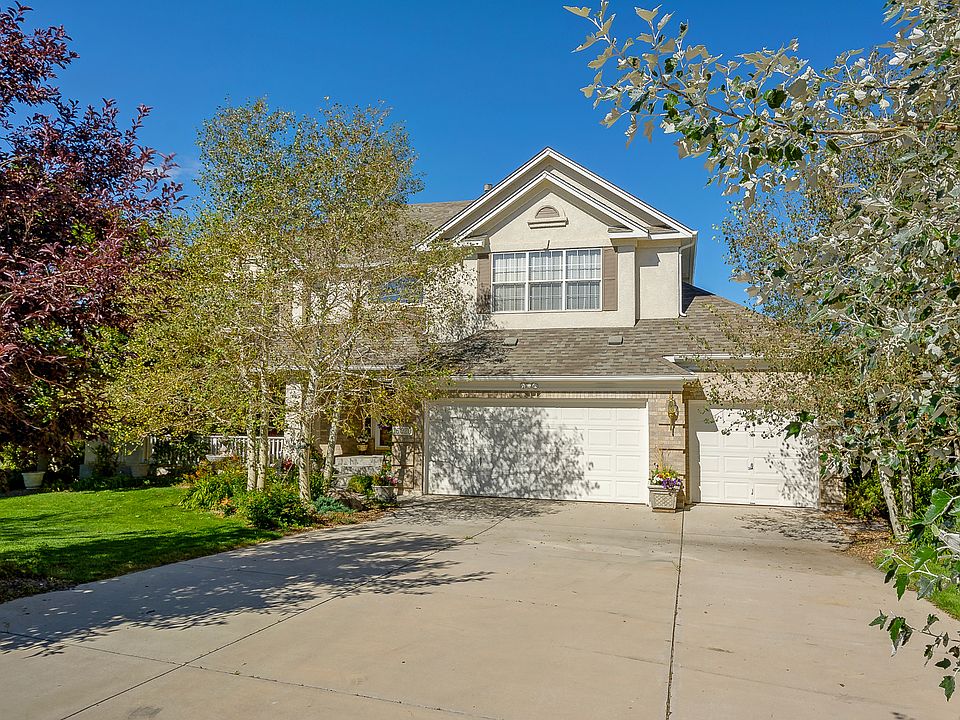 Spectacular Home with Views!