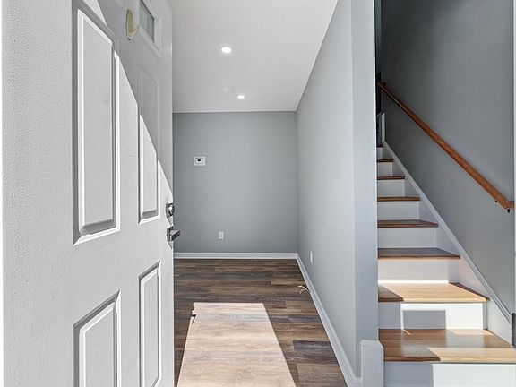 4th image of 1 Perry Ave #1