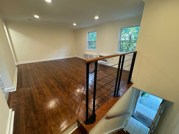 93 Clark Ct