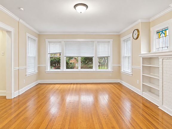 2nd image of 6249 N Fairfield Ave