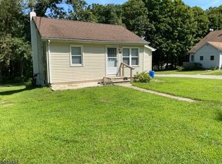 1 Greenhut Ave, Randolph, NJ