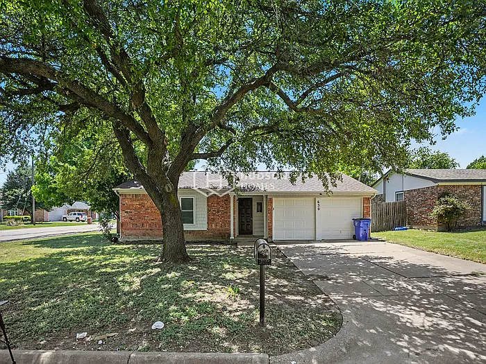3 bed, 2.0 bath, 1131 sqft, $1,949 — Photo 3