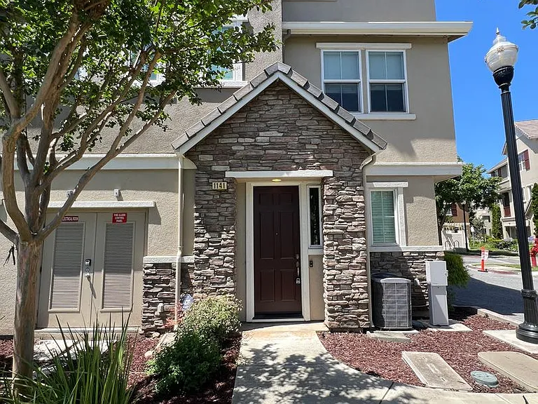 1141 Rock Ave — Photo 1